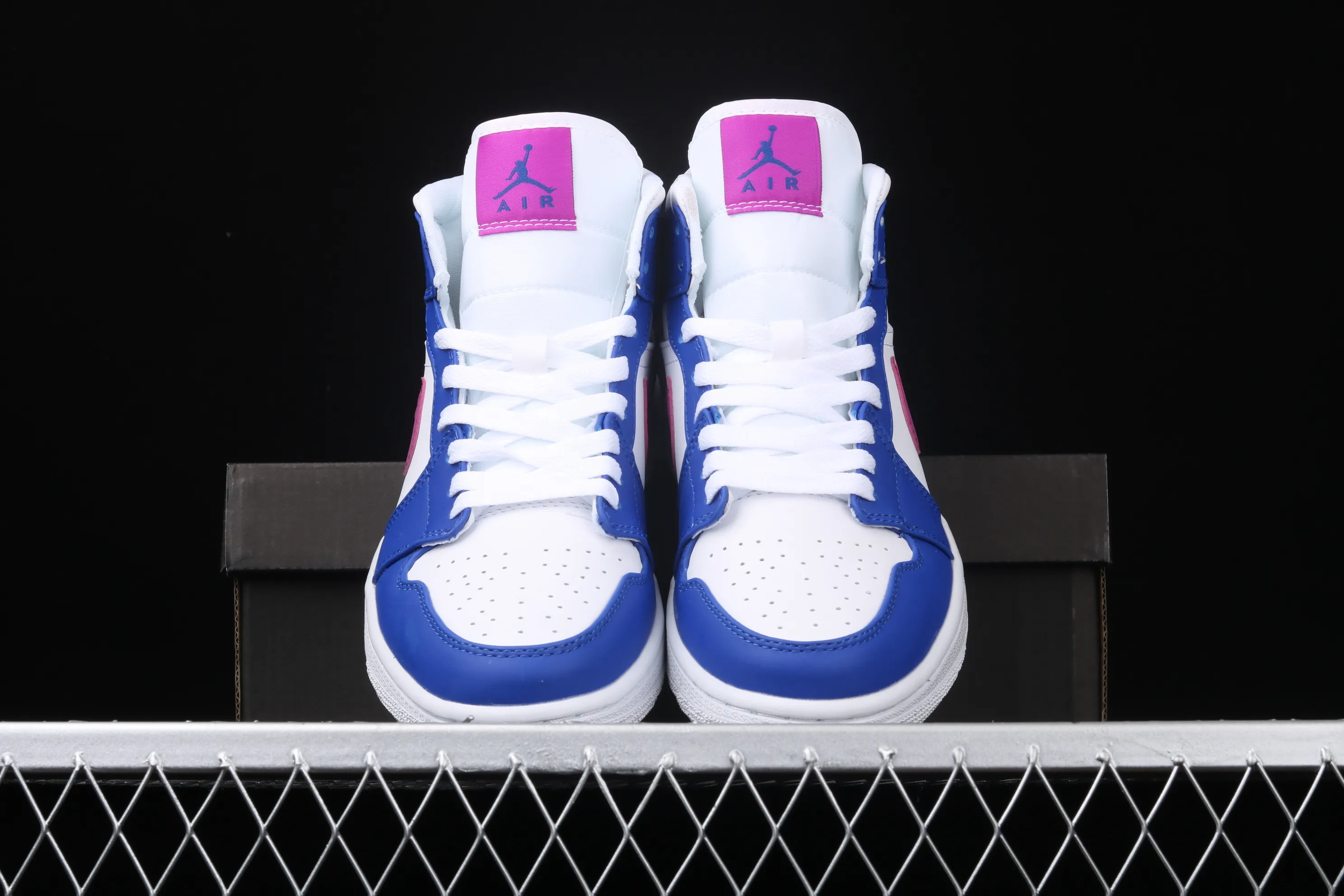 All categories Air Jordan Jordan series basketball shoes Air Jordan 1 Mid Air Jordan 1 Mid AJ1 Joe 1 white blue purple Chinese basketball shoes 554724-451
